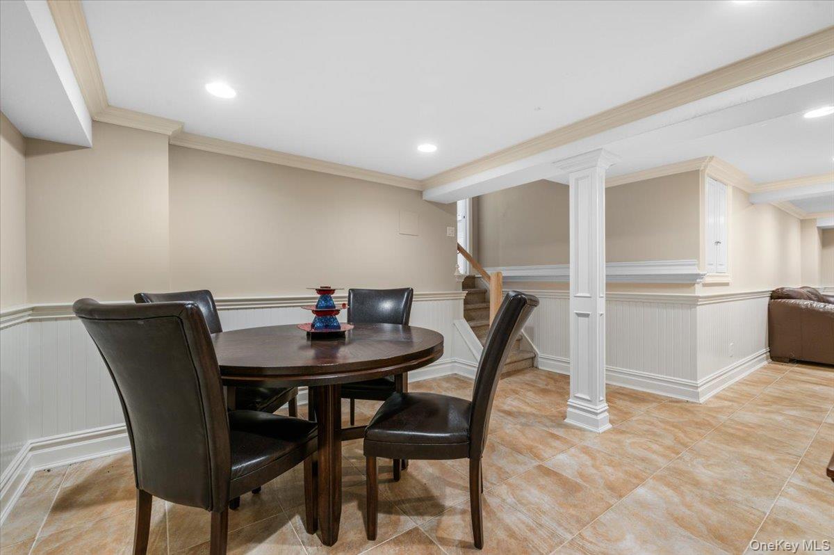100 Cabot Road Massapequa, NY 11758 - Photo 31 of 49