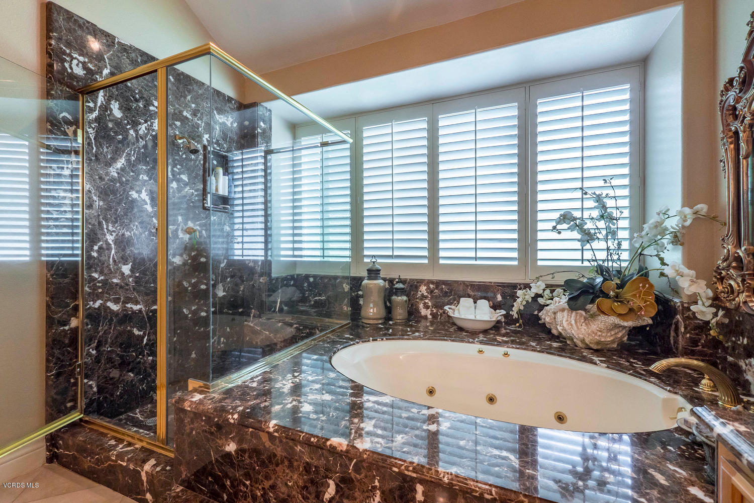 11112 Red Barn Road Camarillo, CA 93012 - Photo 29 of 54 a bathroom with a tub and a sink