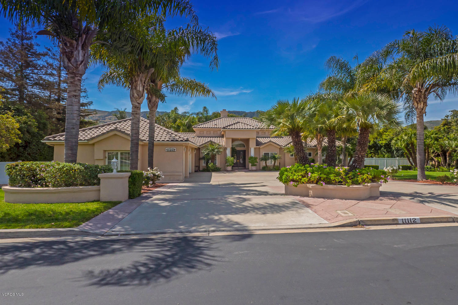 11112 Red Barn Road Camarillo, CA 93012 - Photo 4 of 54 front view of a house with a street