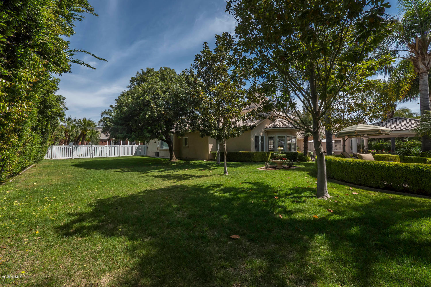11112 Red Barn Road Camarillo, CA 93012 - Photo 49 of 54 a house with a big yard