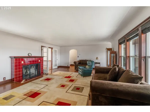 $829,000 | 8758 Stayton Road Southeast, Turner, OR 97392