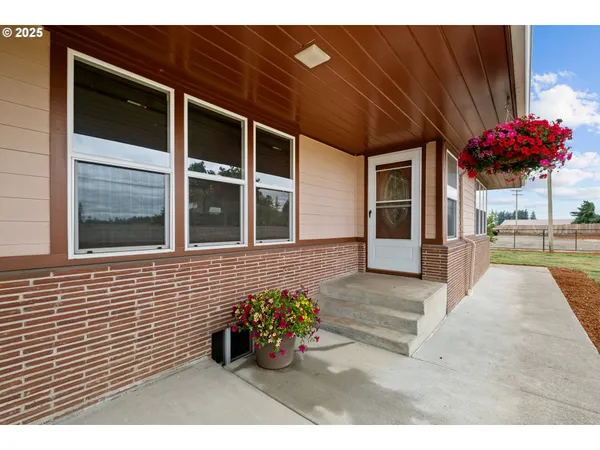 $829,000 | 8758 Stayton Road Southeast, Turner, OR 97392