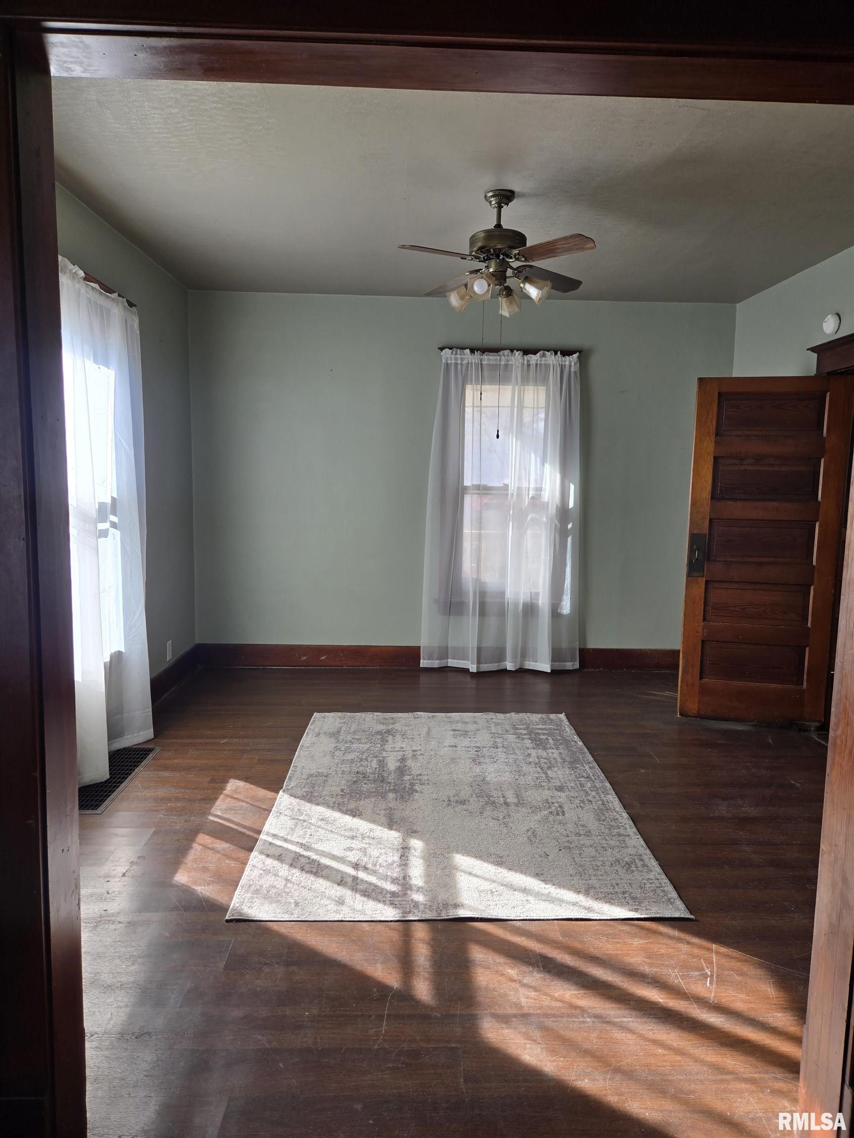 134 North Ave D Canton, IL 61520 - Photo 7 of 26