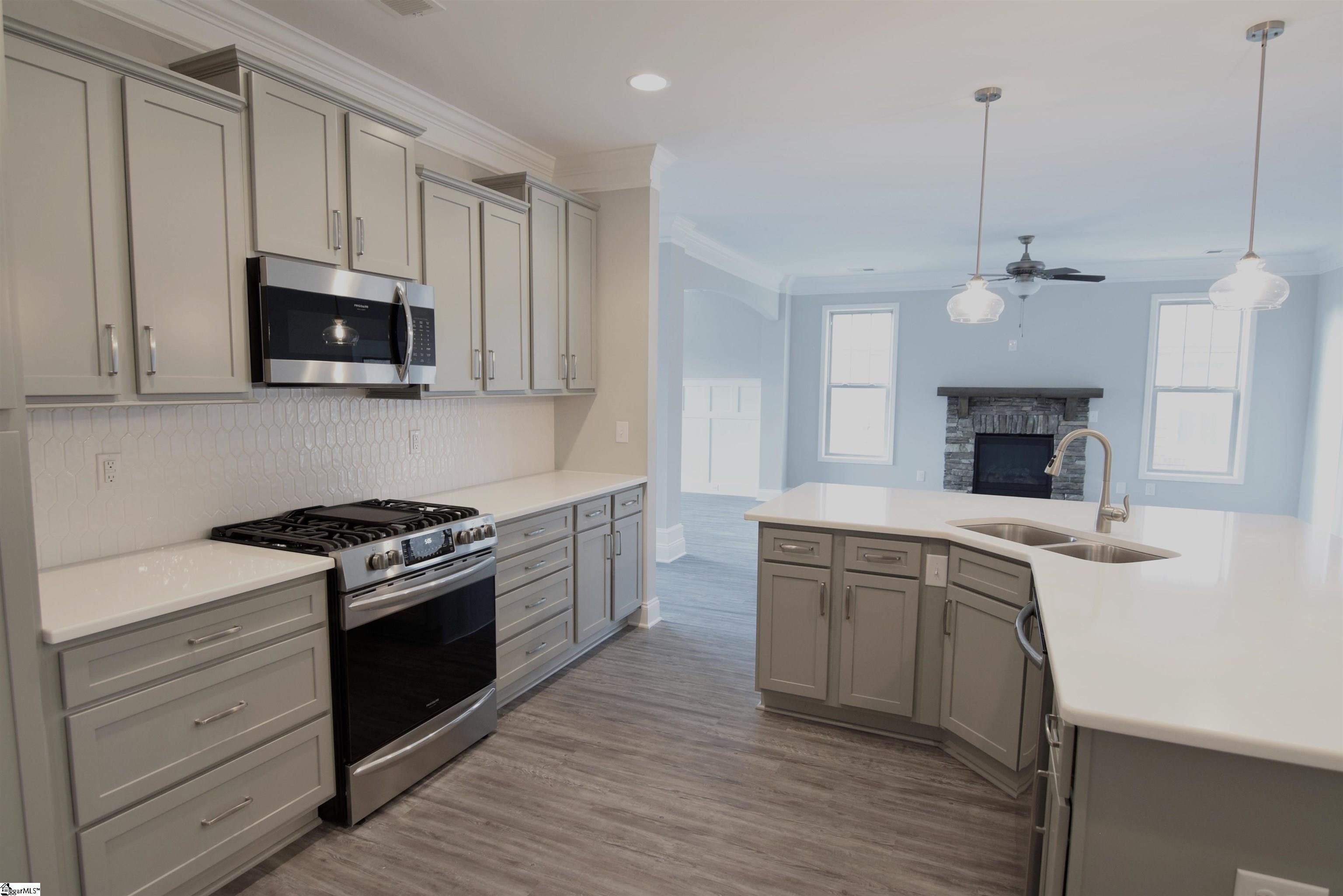 418 Wynstone Place Greenville, SC 29607 - Photo 3 of 35 Gallery Image 3