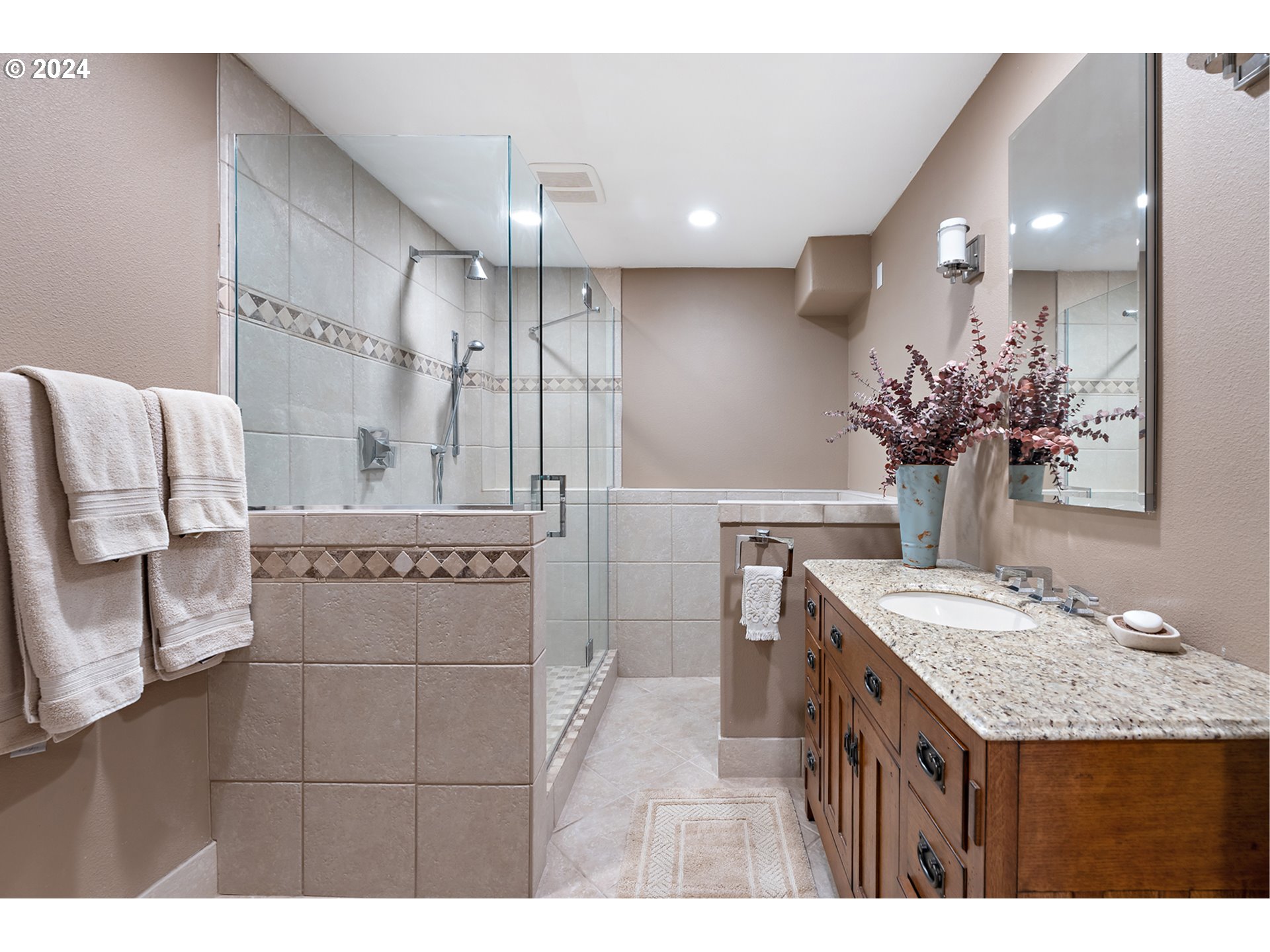 402 North Bridgeton Road Portland, OR 97217 - Photo 29 of 42 Bathroom