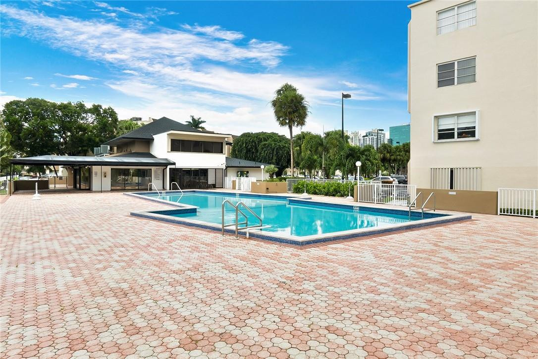 7785 Southwest 86th Street, Unit E413 Miami, FL 33143 - Photo 18 of 20 Photo 18