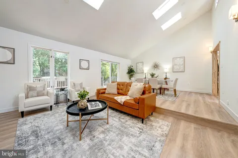 $879,000 | 14737 Jarnigan Street, Centreville, VA 20120