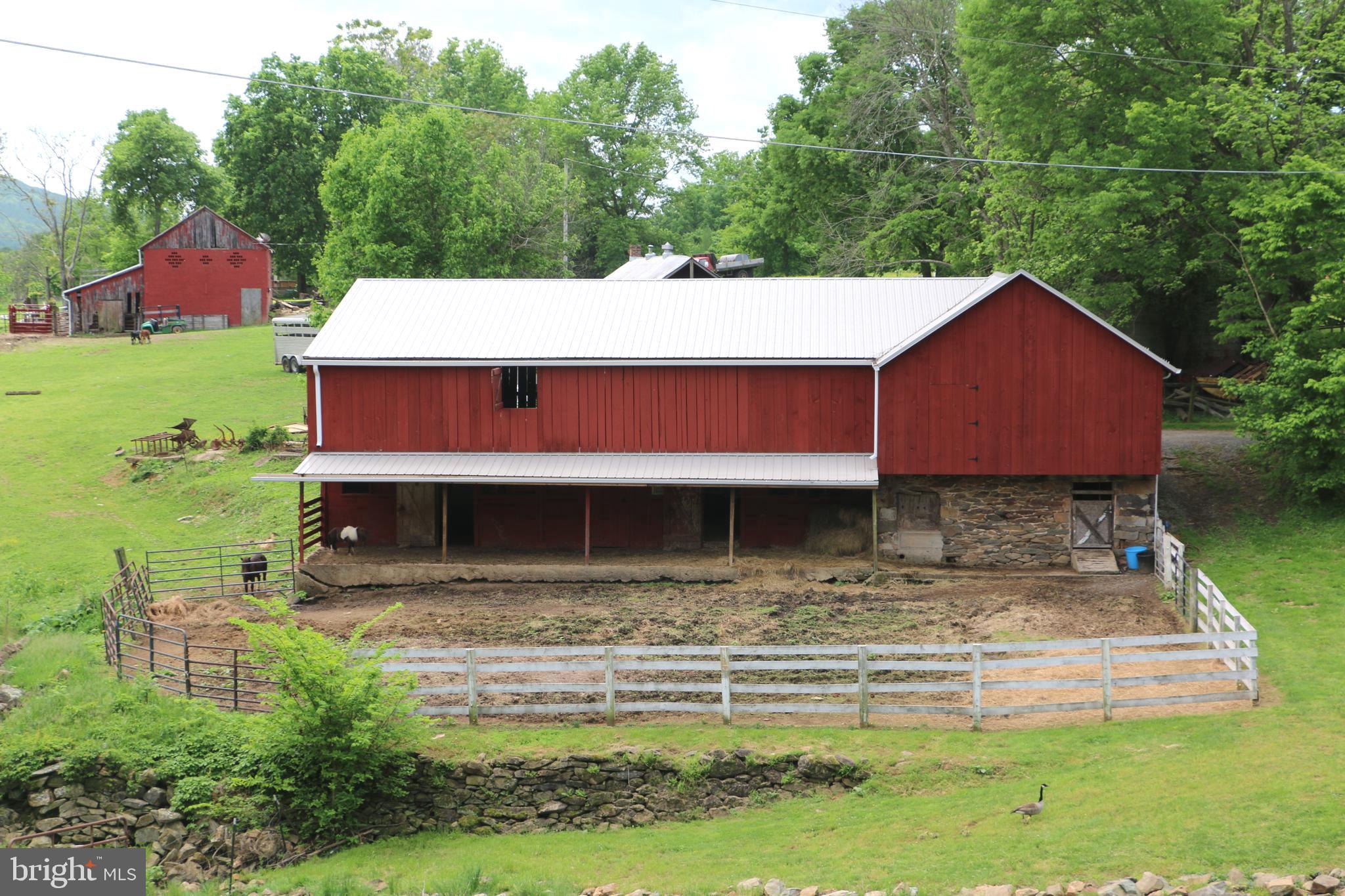 1069 Valley Road Knoxville, MD 21758 - Photo 25 of 35 Main Barn