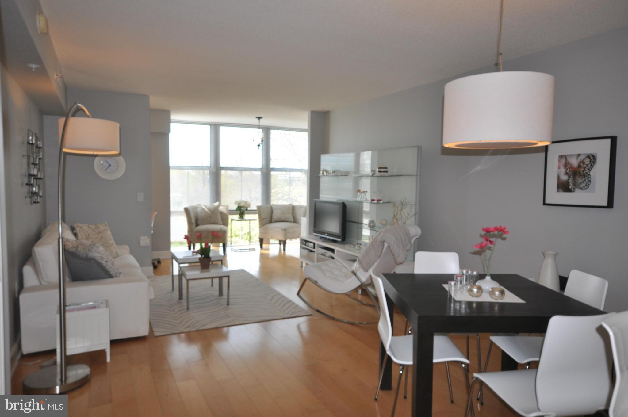 11800 Sunset Hills Road, Unit 716 Reston, VA 20190 - Photo 5 of 15 Living Room