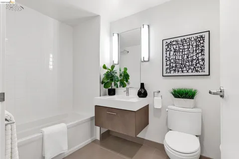 $738,000 | 51 Innes Court, Unit 204, San Francisco, CA 94124