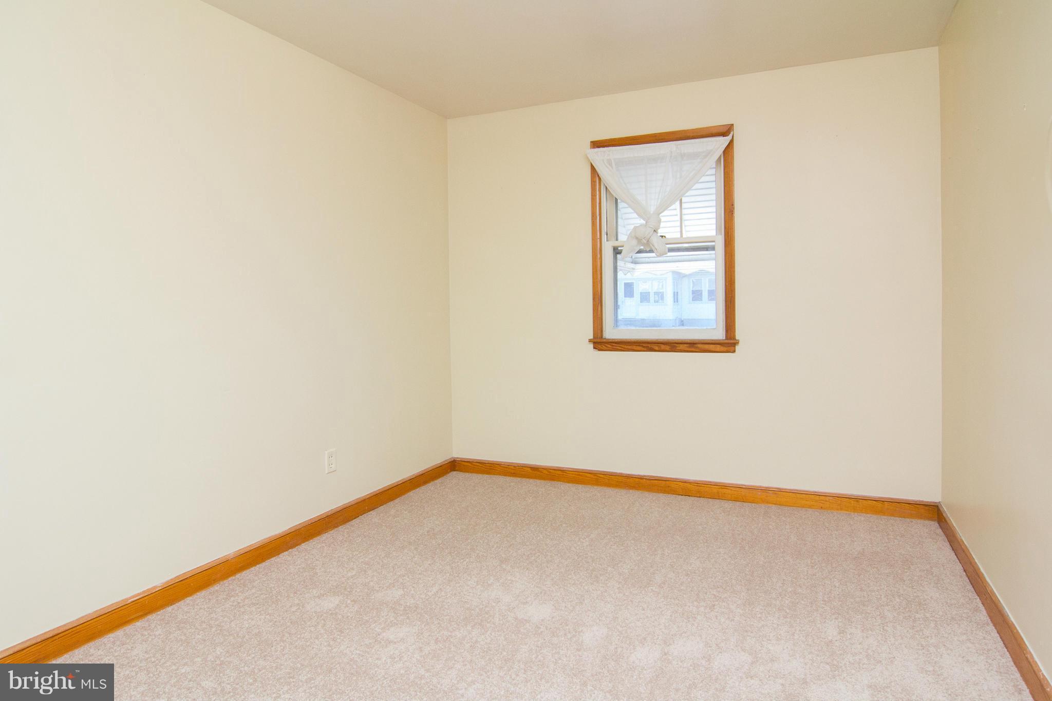 Main Lvl Bedroom