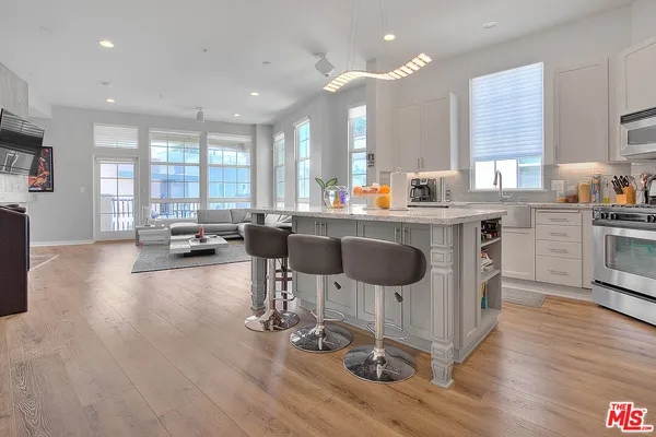 $1,249,999 | 13020 Pacific Promenade, Unit 303, Playa Vista, CA 90094