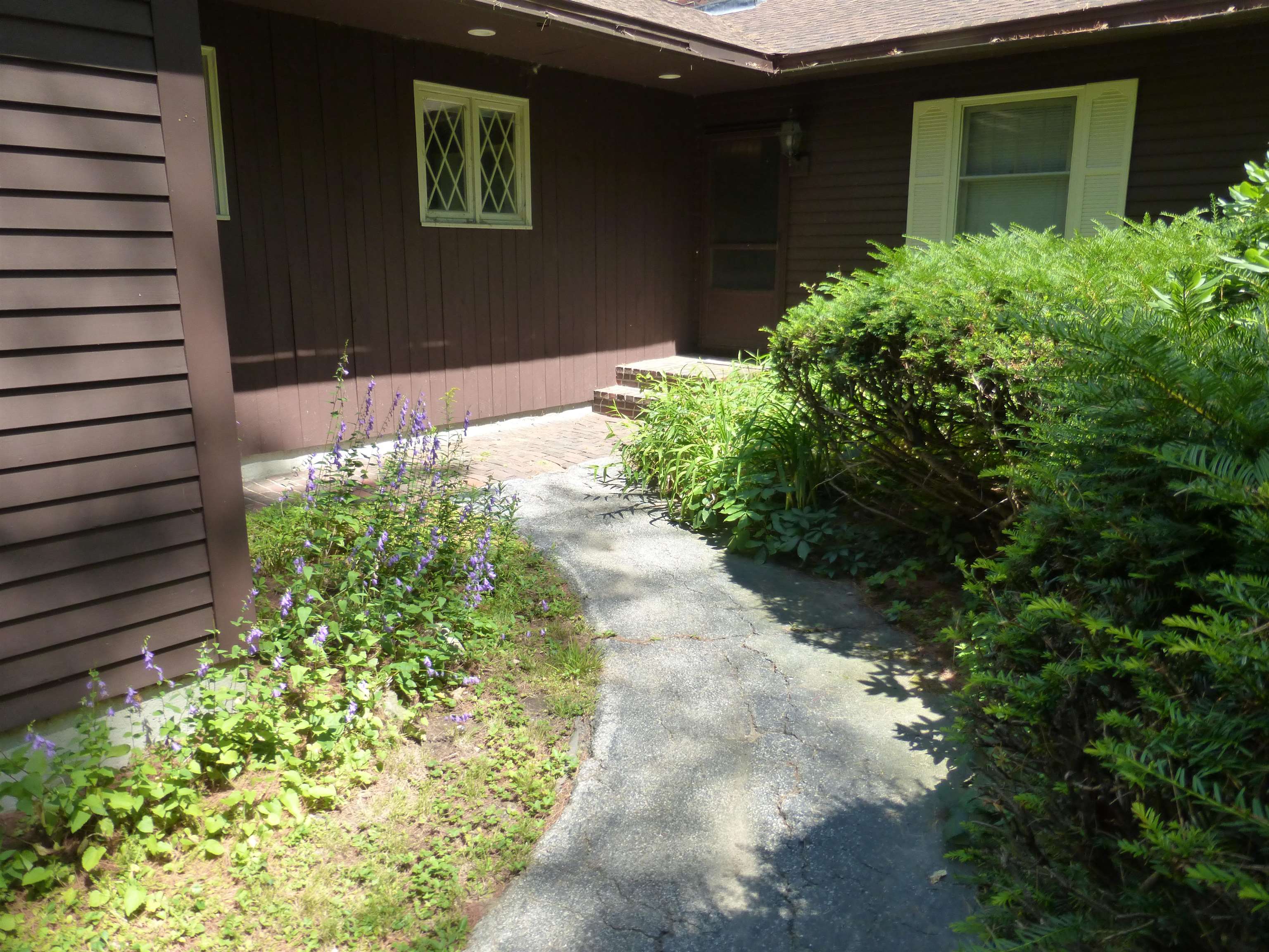 358 Page Road Bow, NH 03304 - Photo 2 of 33 Gallery Image 2