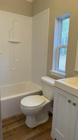 $1,800 | 3083 Lake Sue Drive, Crestview, FL 32539