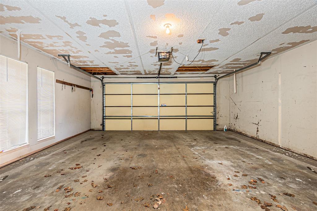 108 Cole Road Red Oak, TX 75154 - Photo 30 of 30 a view of a garage