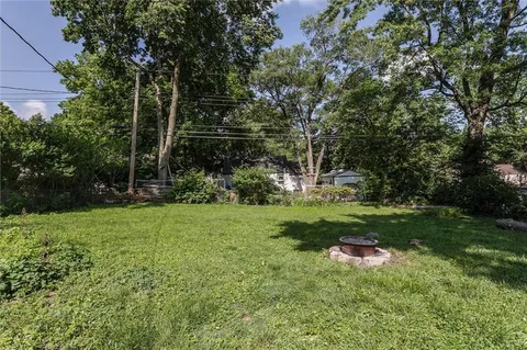 $259,000 | 8300 Ward Parkway Plaza, Kansas City, MO 64114