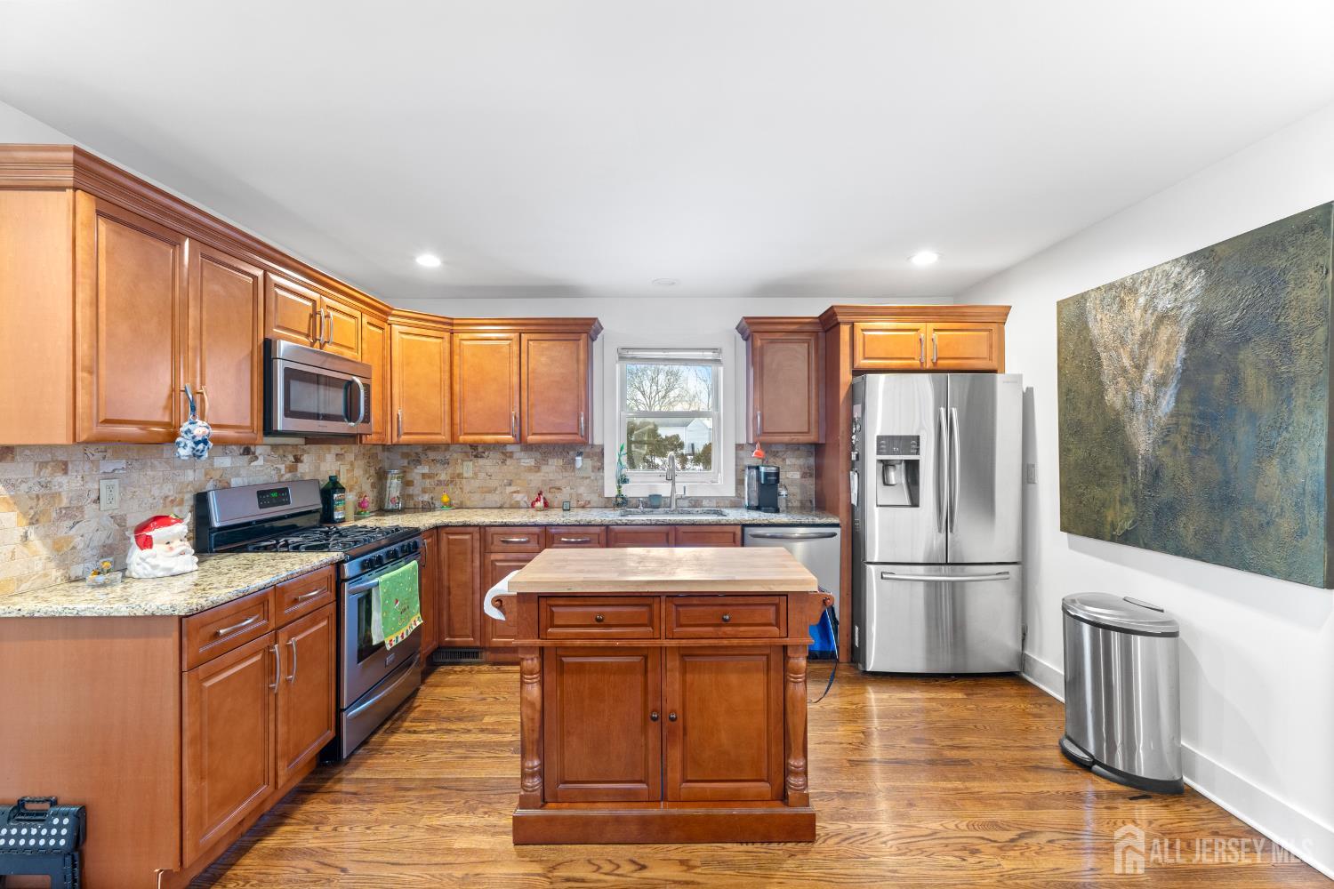 143 South Inman Avenue Avenel, NJ 07001 - Photo 12 of 25