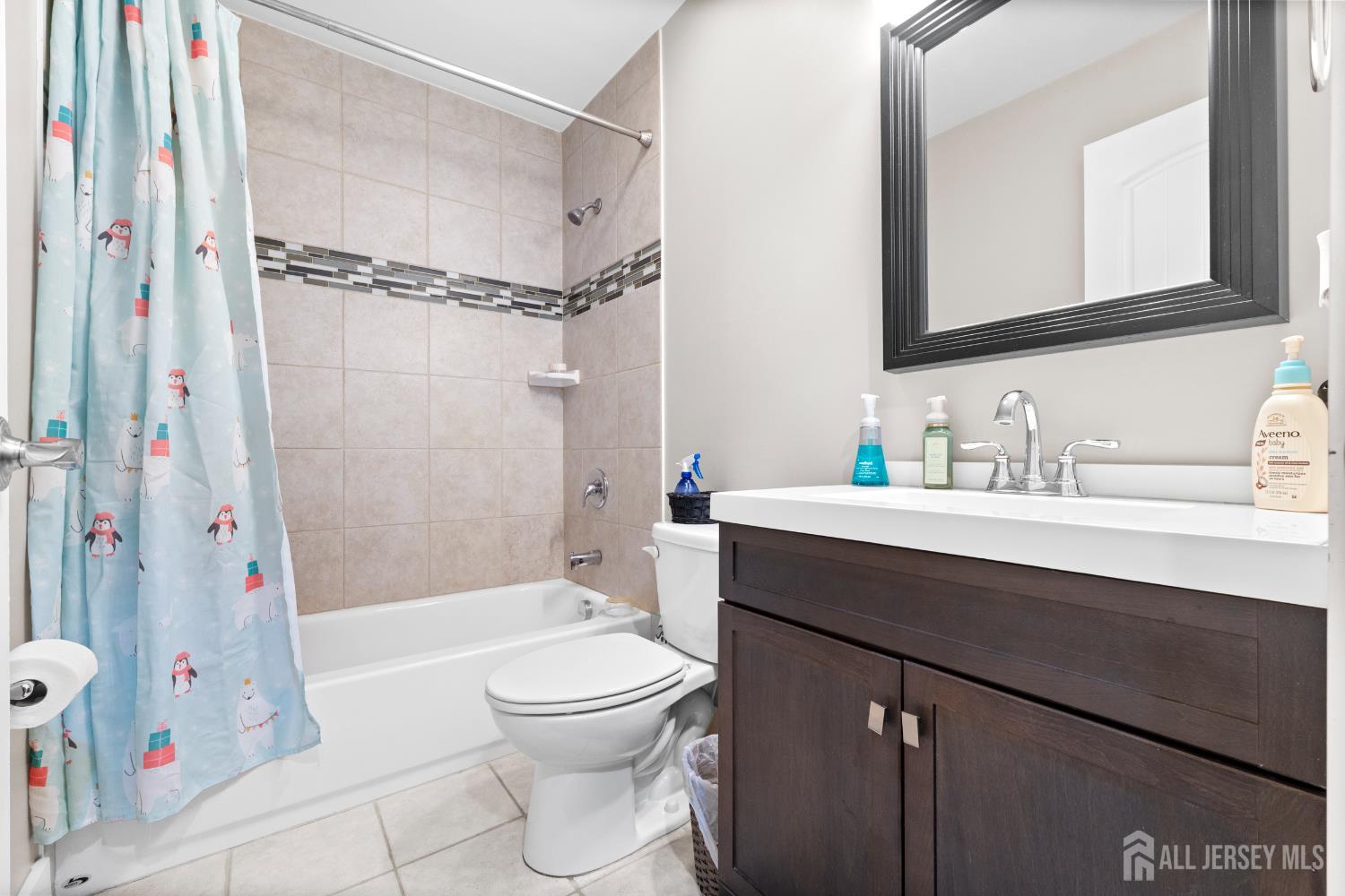 143 South Inman Avenue Avenel, NJ 07001 - Photo 14 of 25