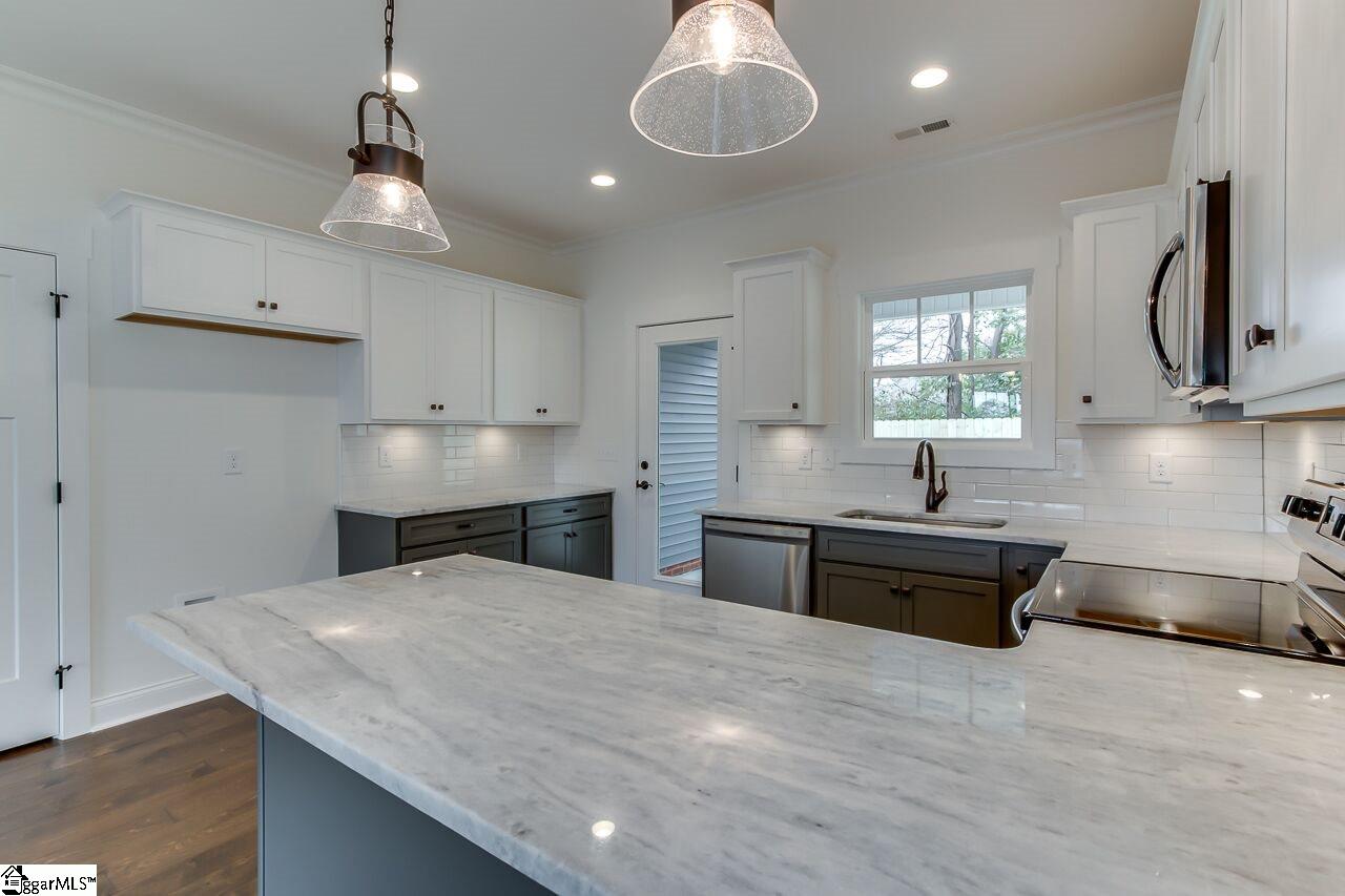 20 Chaney Street Greenville, SC 29607 - Photo 4 of 21