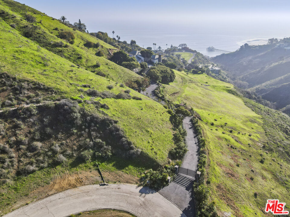 3140 Sweetwater Mesa Road Malibu, CA 90265 - Photo 71 of 71 a view of a city