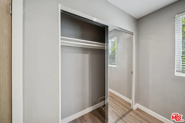 $1,933 | 252 South New Hampshire Avenue, Unit 4, Los Angeles, CA 90004