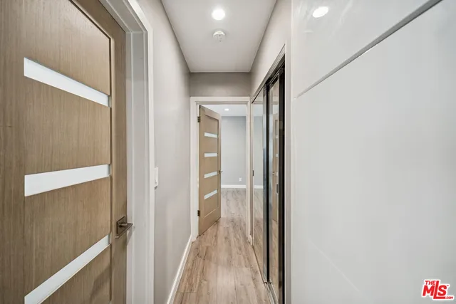 $1,933 | 252 South New Hampshire Avenue, Unit 4, Los Angeles, CA 90004