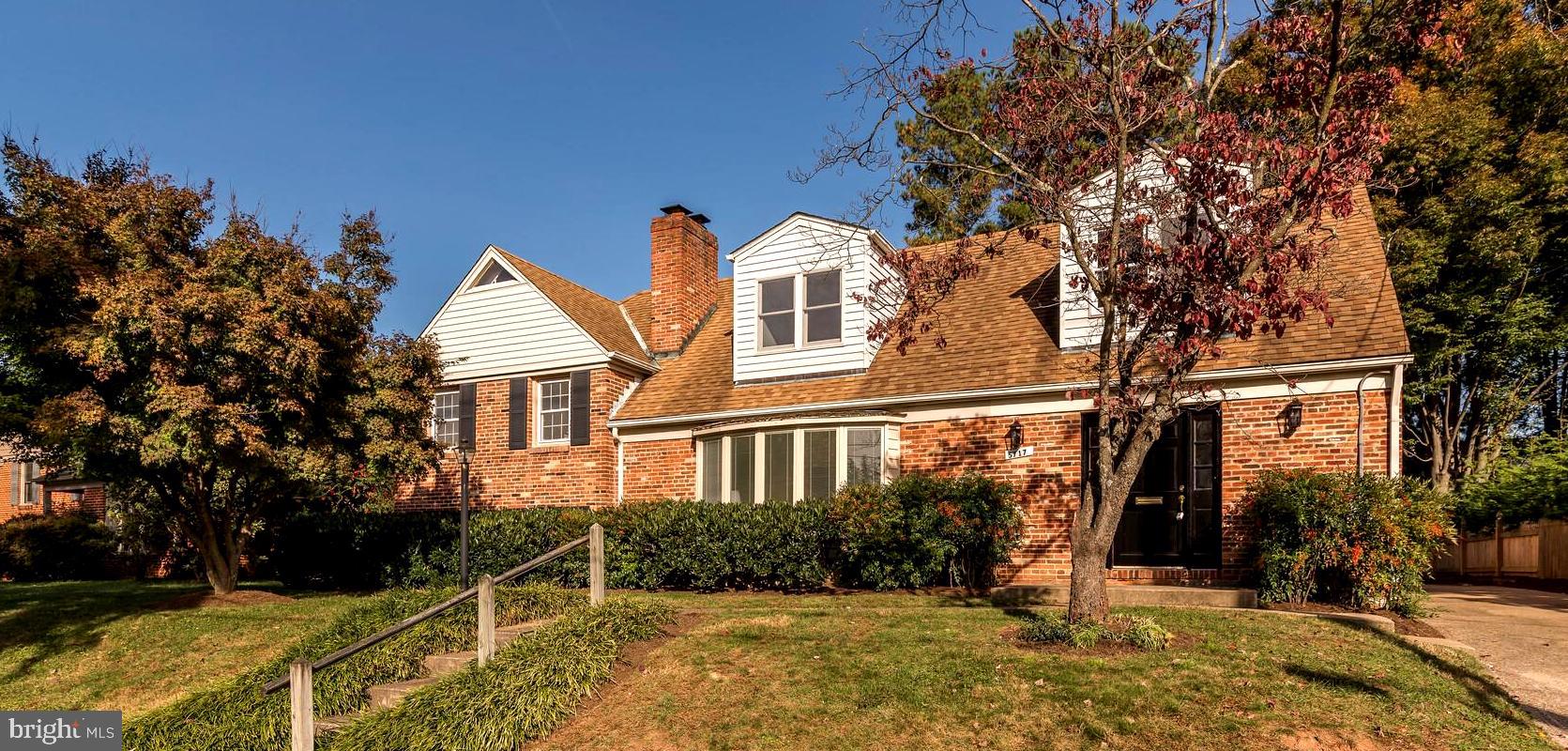 A terrific 5-level Springfield split w addition