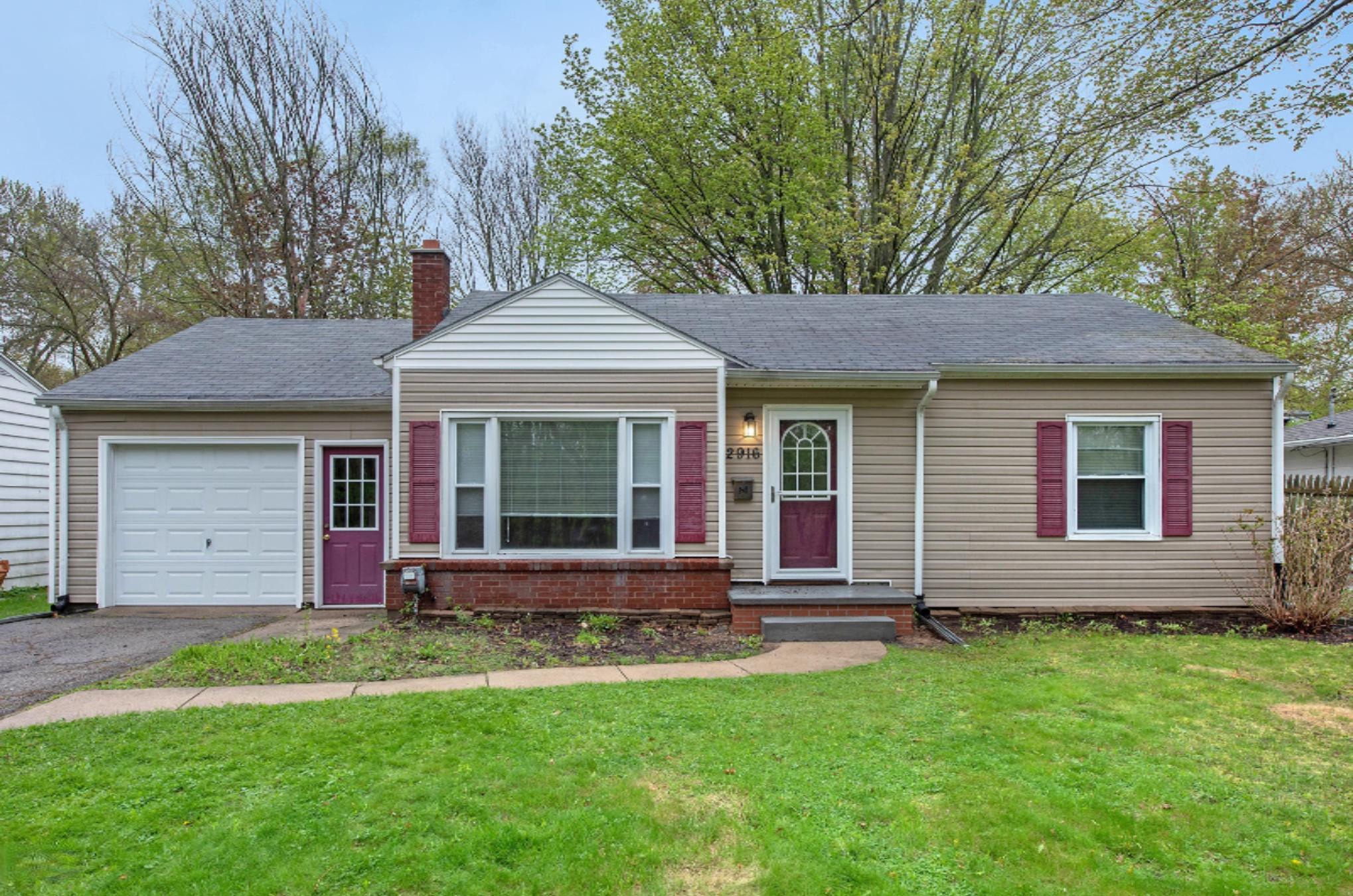 2916 Wellington Road Kalamazoo, MI 49008 - Photo 1 of 20 Wellington Rd_1a