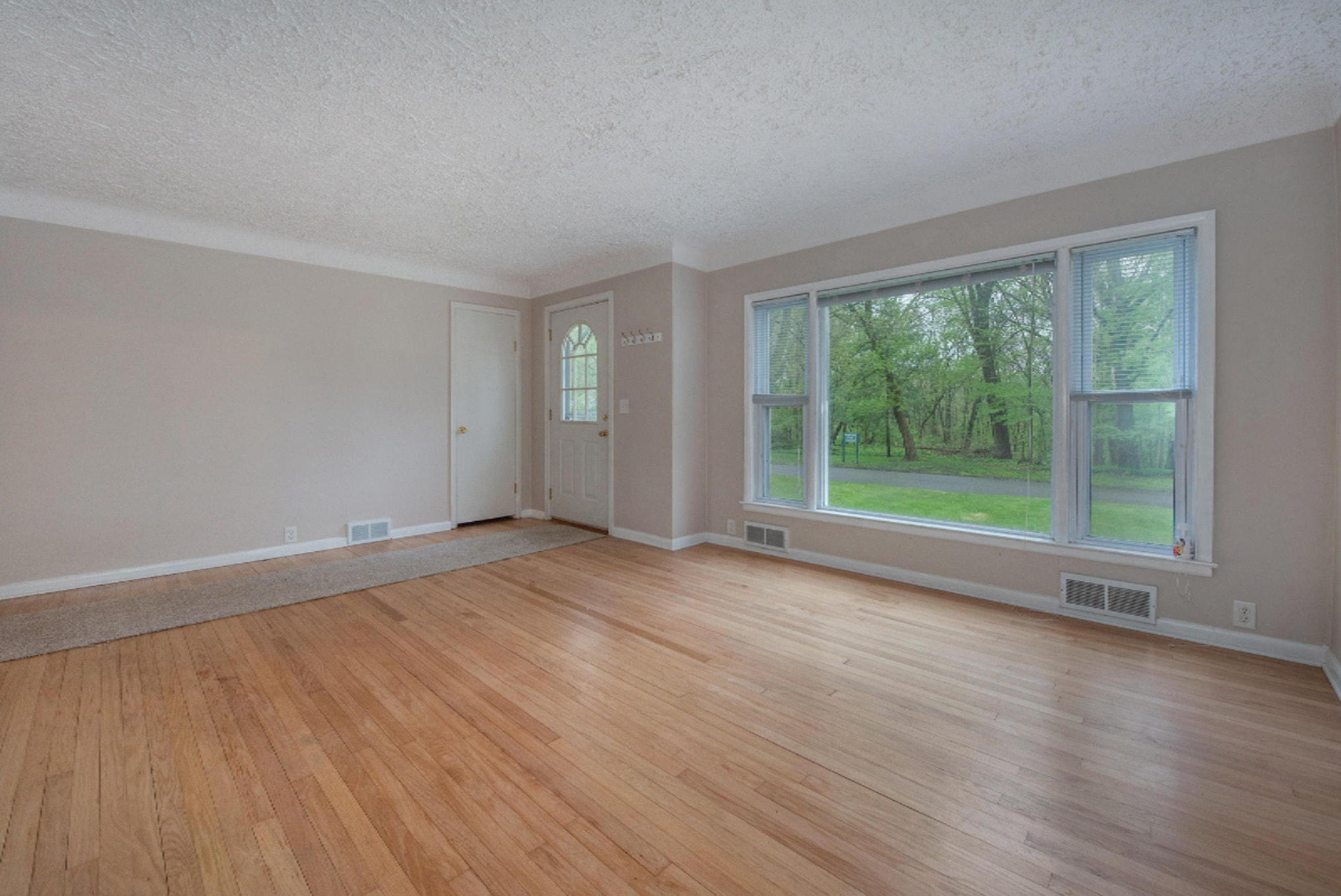2916 Wellington Road Kalamazoo, MI 49008 - Photo 10 of 20 Wellington Rd_12