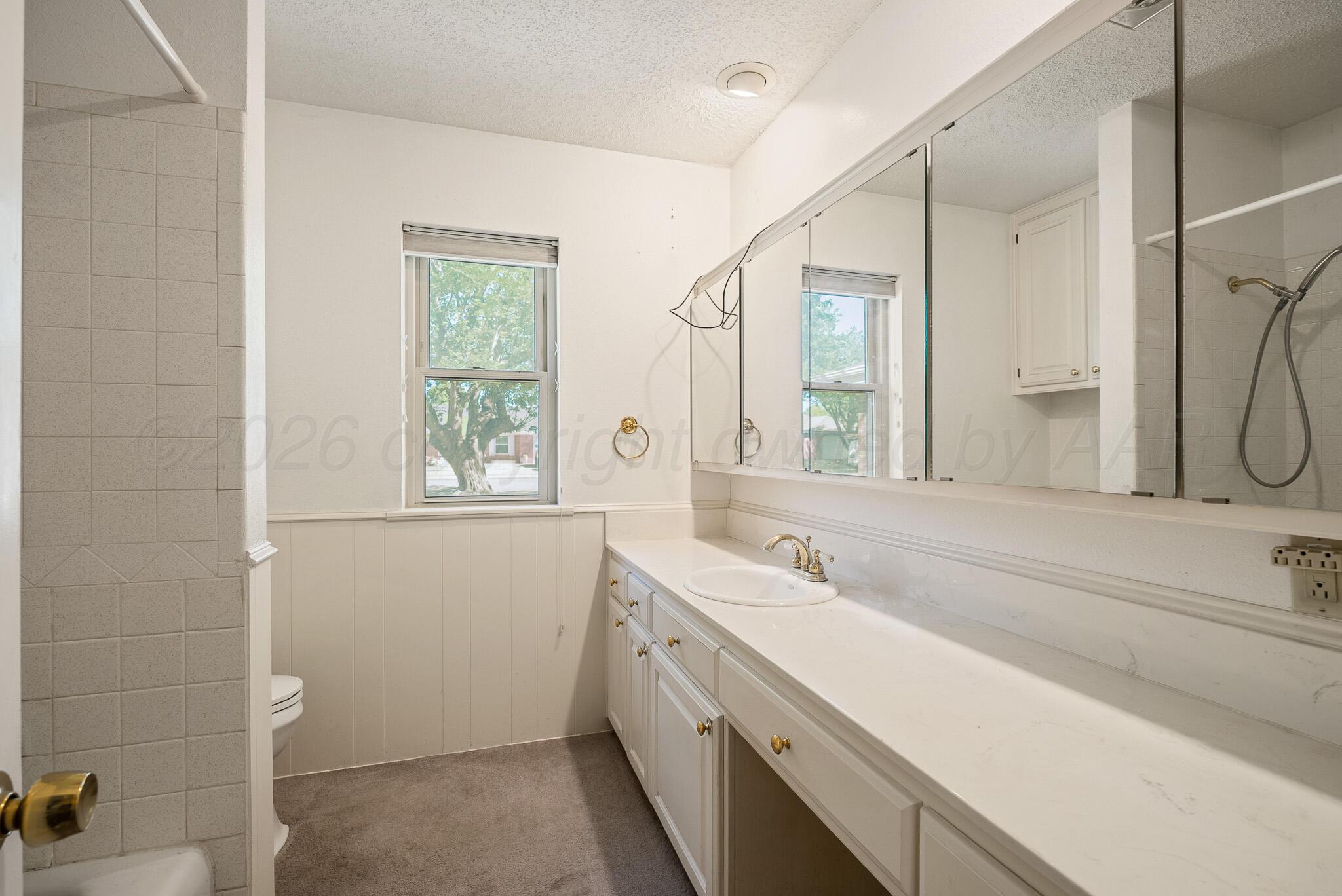 6005 Calumet Road Amarillo, TX 79106 - Photo 12 of 20 Bathroom 2