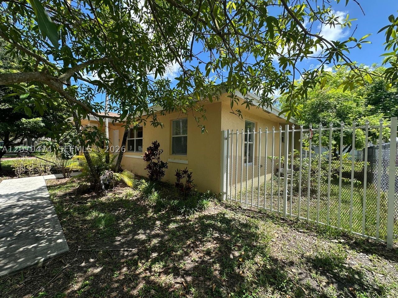 14152 Southwest 288th Terrace Homestead, FL 33033 - Photo 3 of 30 Gallery Image 3