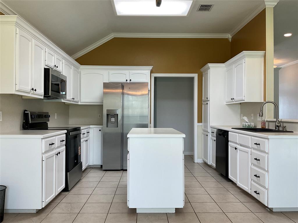 212 Toluca Trail Hewitt, TX 76643 - Photo 9 of 27