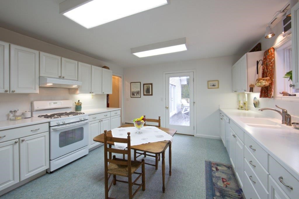 206 Robert Young Road Starksboro, VT 05487 - Photo 9 of 34