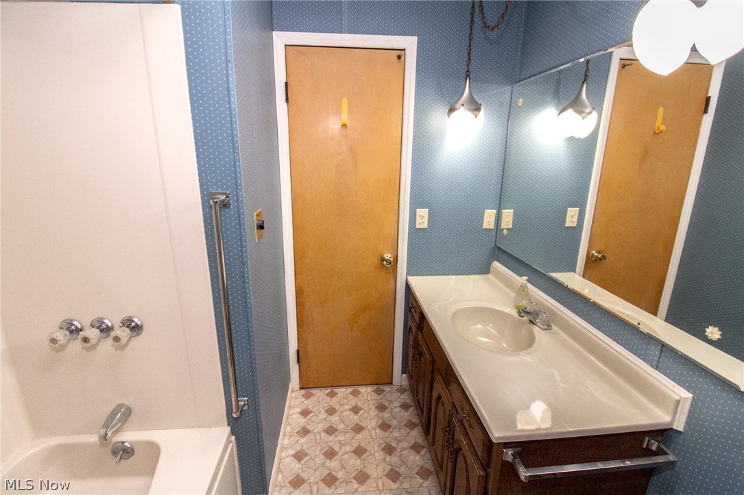 17837 Hicks Road Walton Hills, OH 44146 - Photo 20 of 29