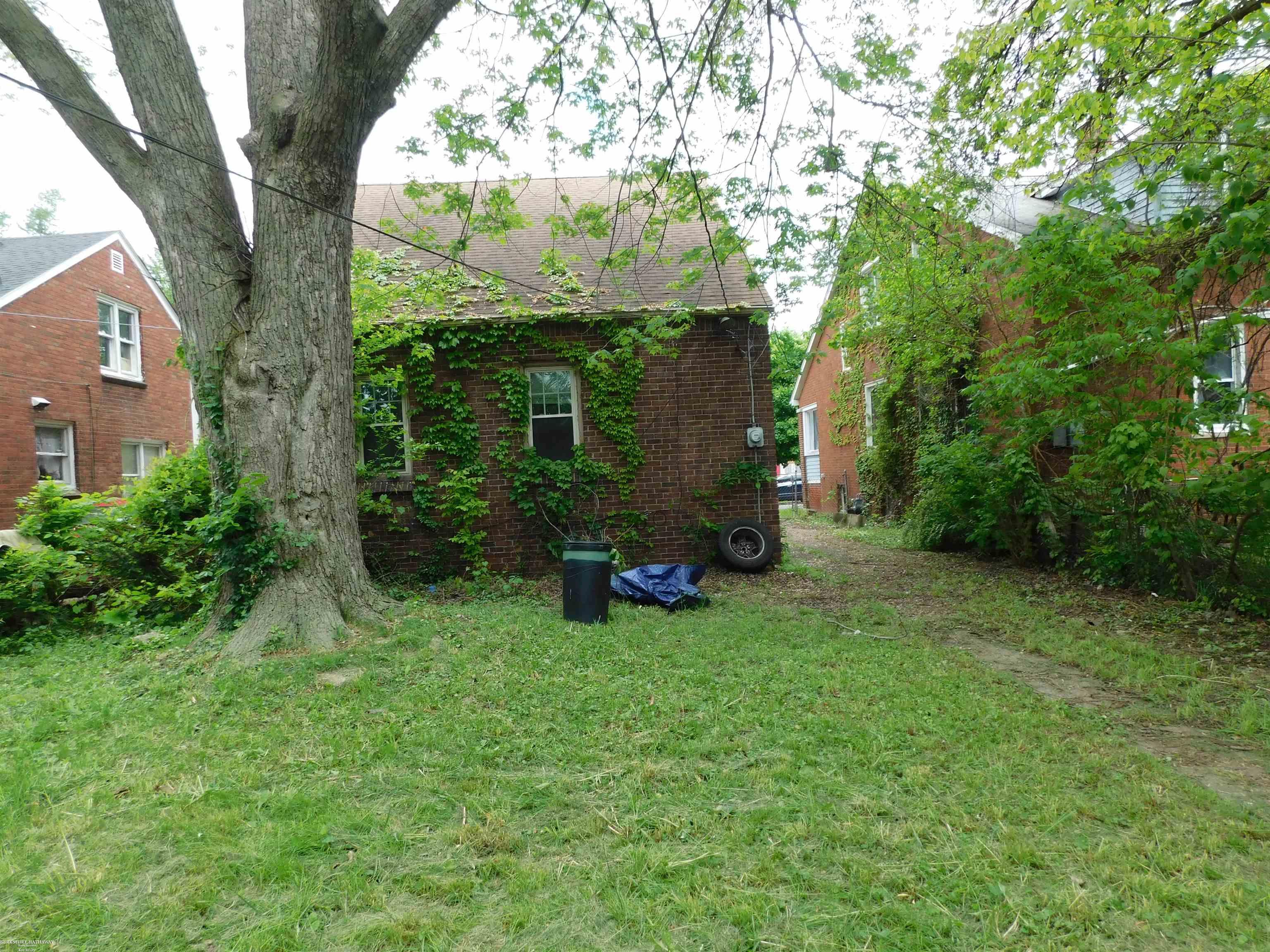 5737 Audubon Road Detroit, MI 48224 - Photo 18 of 26 50176017-0897c140-8b84-45c0-bc5a-46d841826235.JPG