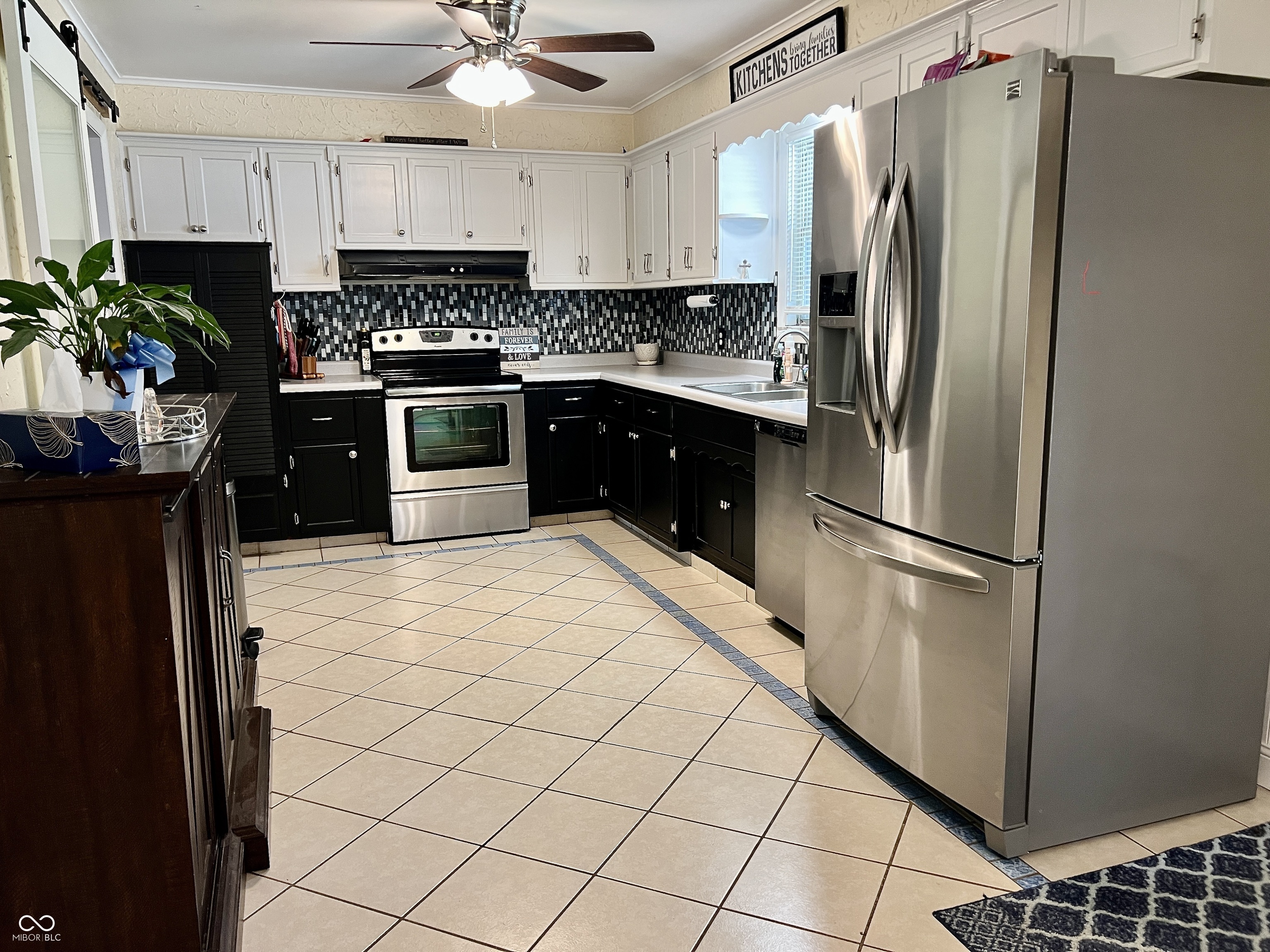 42 Bennington Road Indianapolis, IN 46227 - Photo 4 of 32 Gallery Image 4