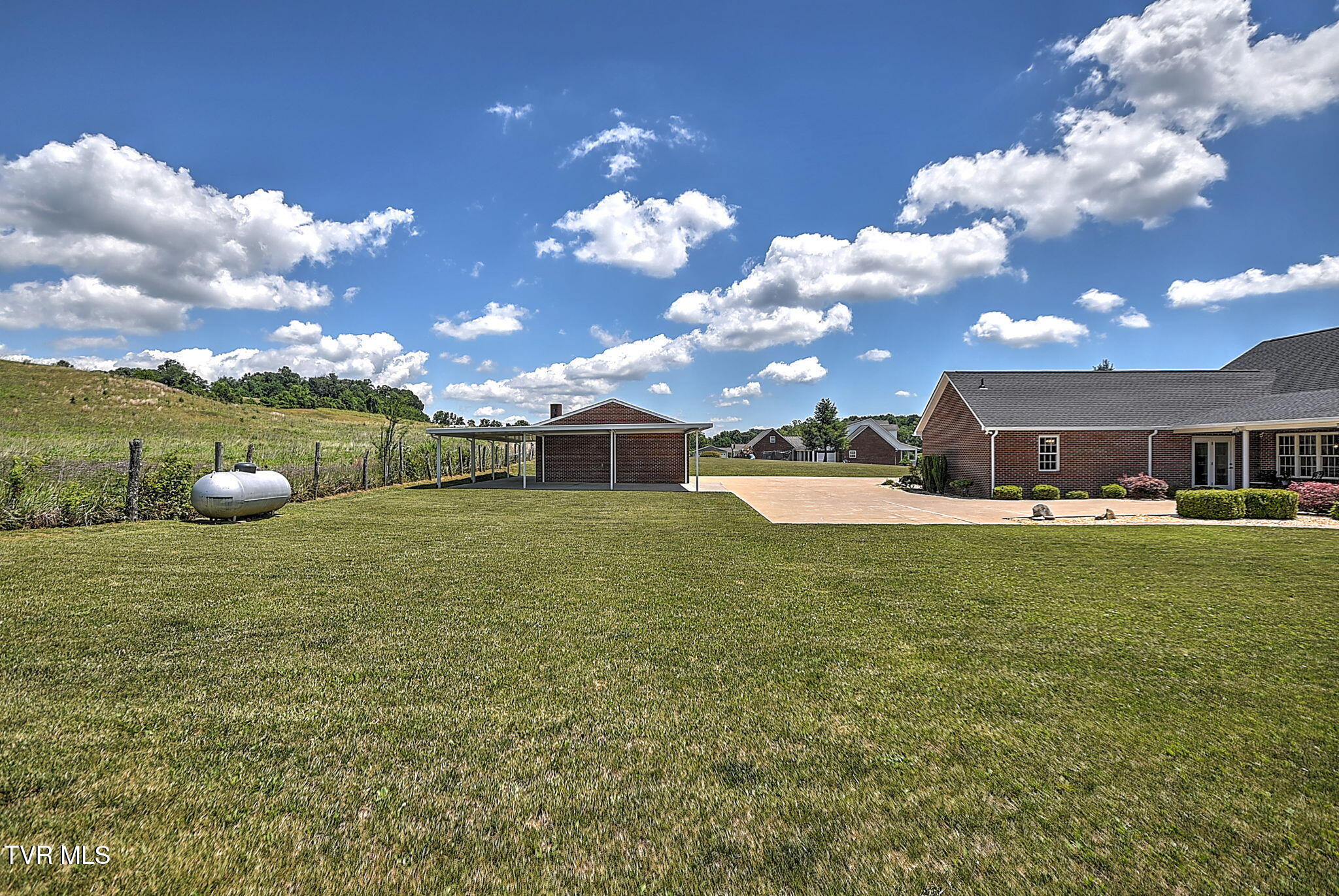 18137 Old Jonesboro Road Bristol, VA 24202 - Photo 67 of 90 86-web-or-mls-18137 Old Joboro GUnit-88