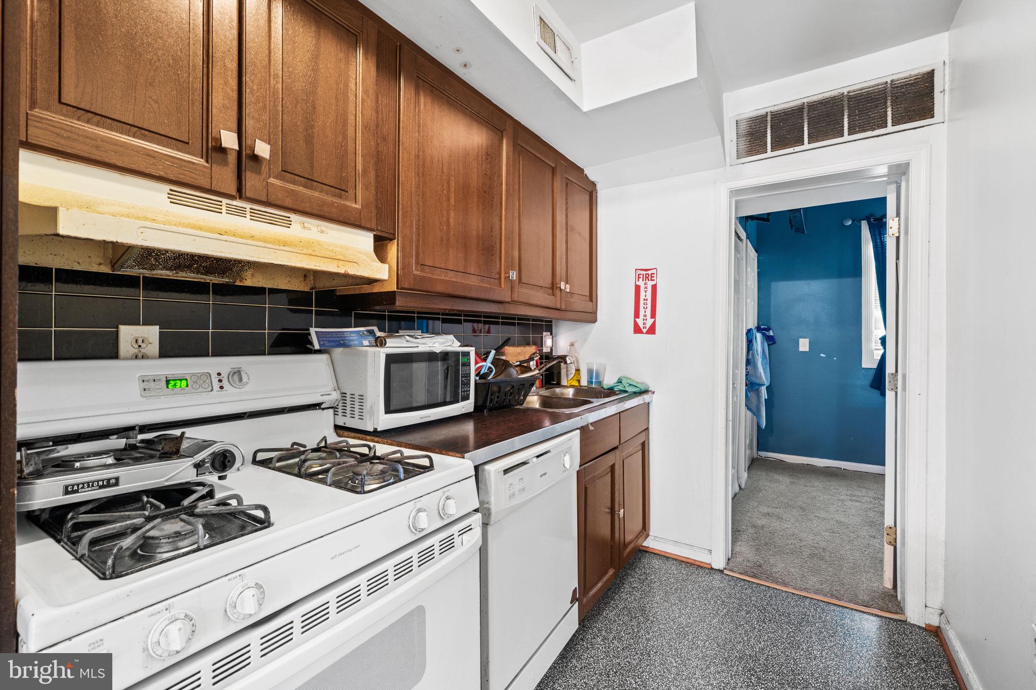 1258 Meigs Place Northeast Washington, DC 20002 - Photo 7 of 11