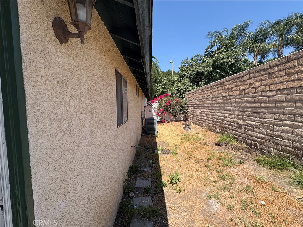 150 East Baseline Road, Unit A San Dimas, CA 91773 - Photo 13 of 13 a view of small yard
