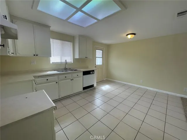 $2,400 | 150 East Baseline Road, Unit A, San Dimas, CA 91773