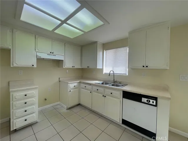 $2,400 | 150 East Baseline Road, Unit A, San Dimas, CA 91773