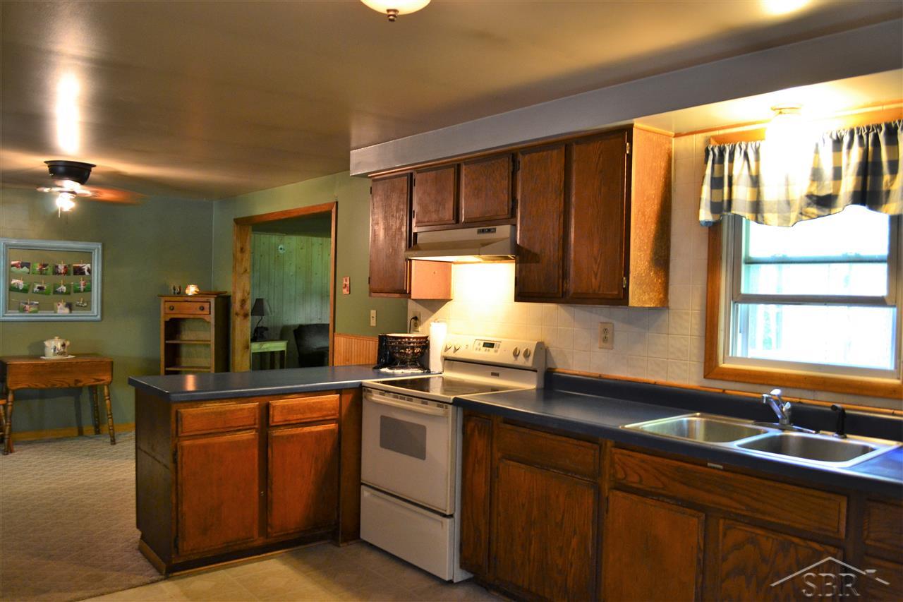 3747 Rowland Road Vassar, MI 48768 - Photo 7 of 27 31352572-6.JPG