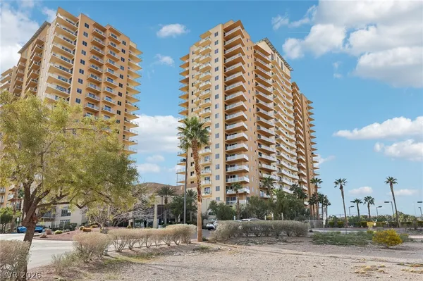 $2,995 | 8255 South Las Vegas Boulevard, Unit 2002, Las Vegas, NV 89123
