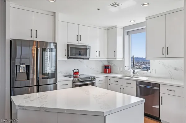 $2,995 | 8255 South Las Vegas Boulevard, Unit 2002, Las Vegas, NV 89123