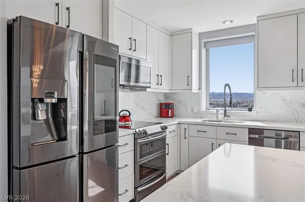 $2,995 | 8255 South Las Vegas Boulevard, Unit 2002, Las Vegas, NV 89123