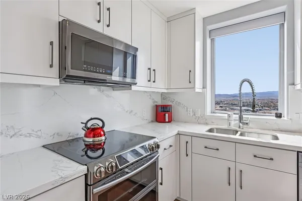 $2,995 | 8255 South Las Vegas Boulevard, Unit 2002, Las Vegas, NV 89123