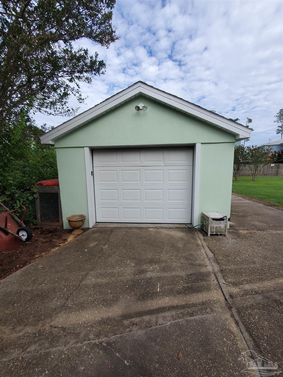 417 Gibbs Road Pensacola, FL 32507 - Photo 32 of 40