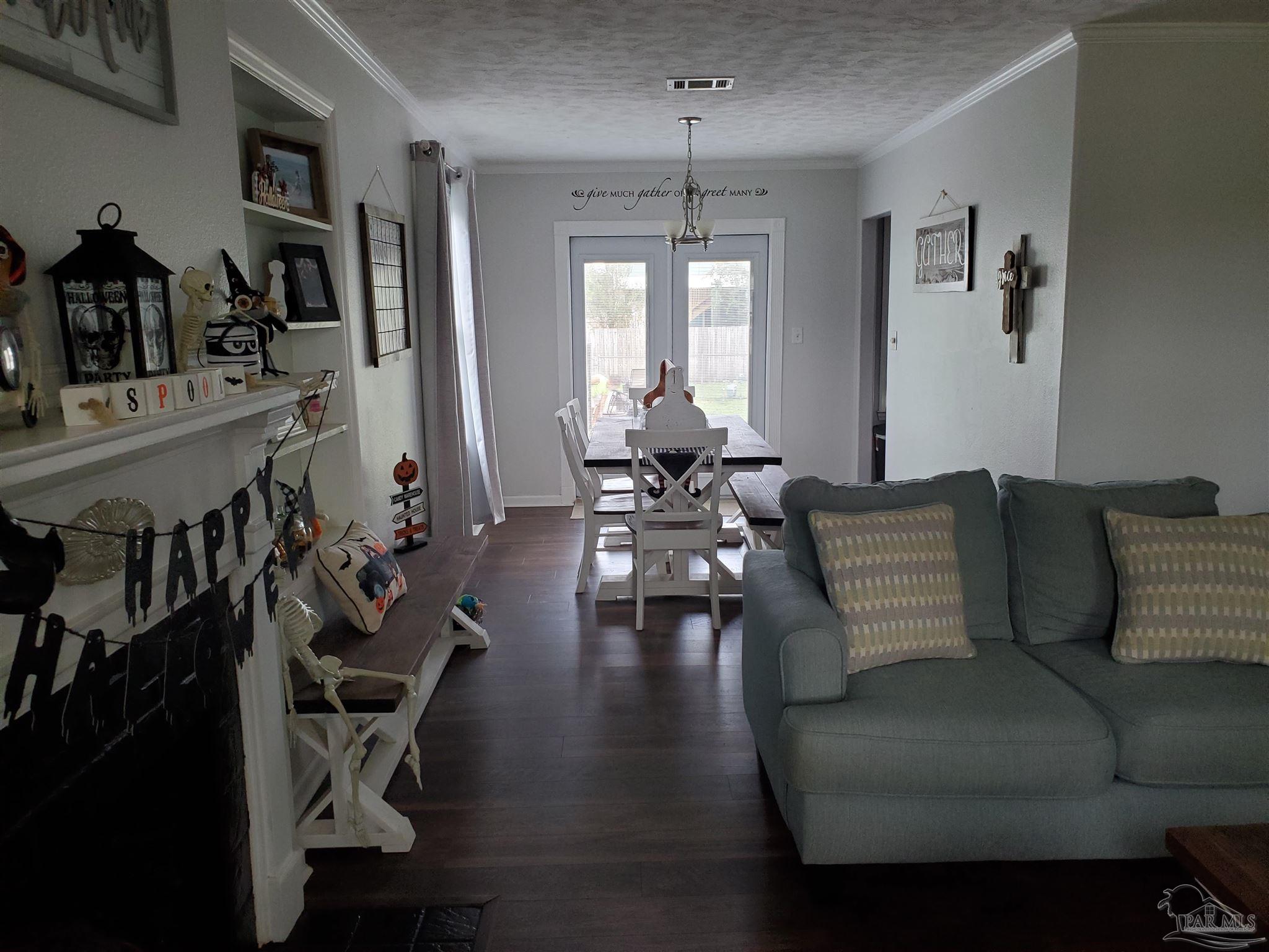 417 Gibbs Road Pensacola, FL 32507 - Photo 5 of 40