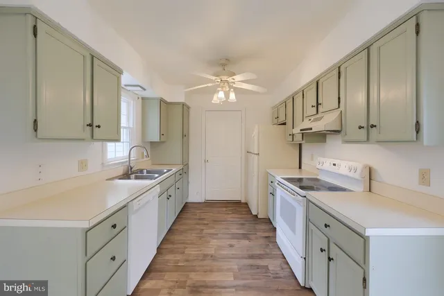 $316,000 | 3213 Maplecrest Terrace, Lancaster, PA 17601