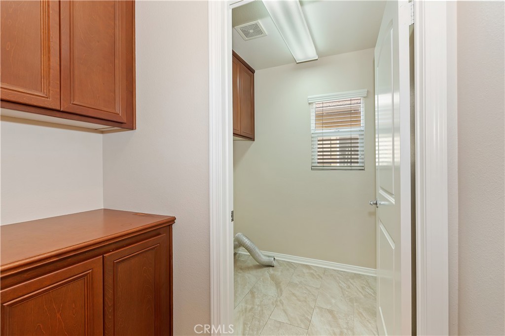 14562 Rochester Avenue Chino, CA 91710 - Photo 28 of 37